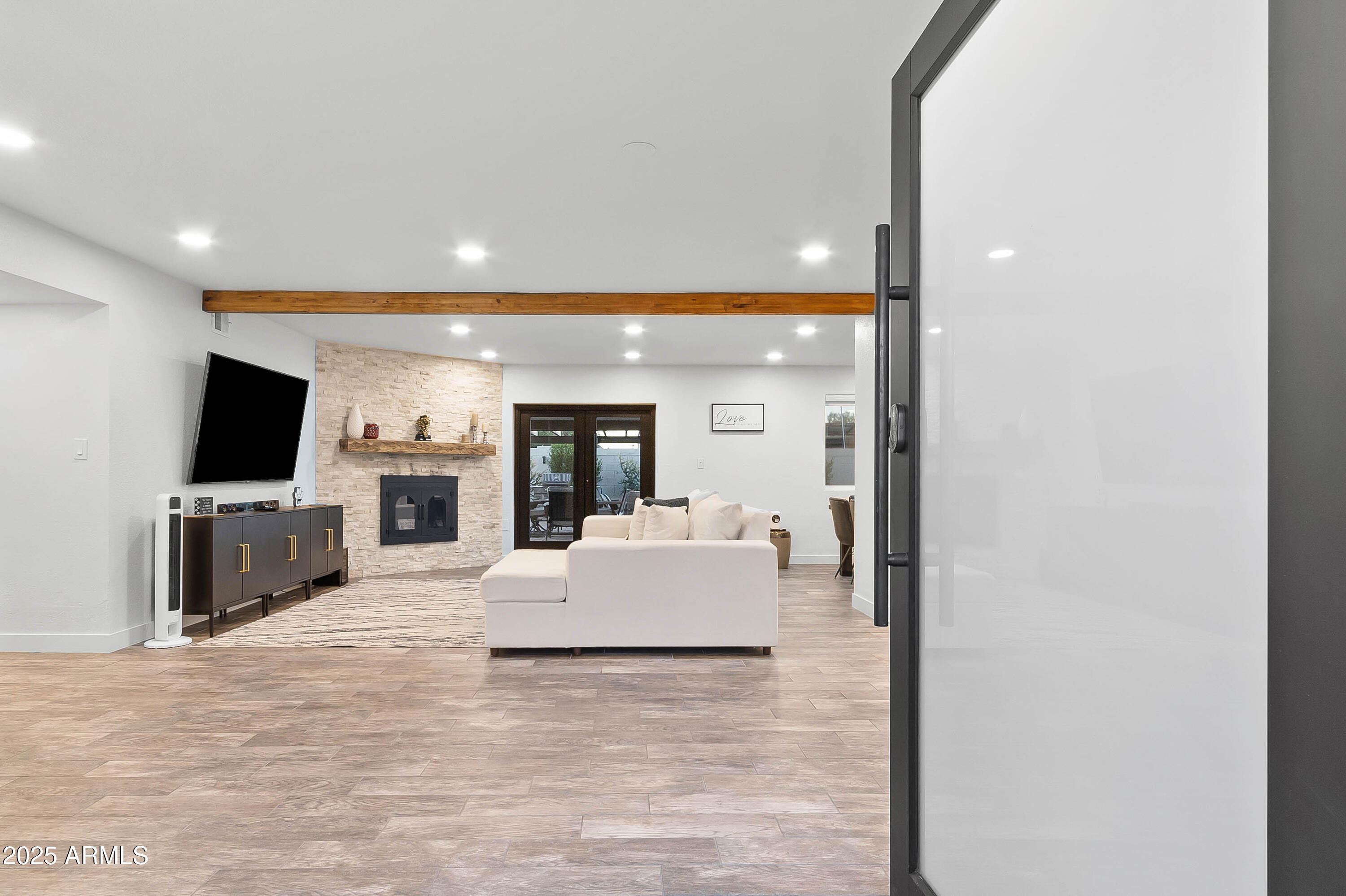 3615 East Charter Oak Road Phoenix, AZ 85032 - Photo 5 of 29 IMG_1375