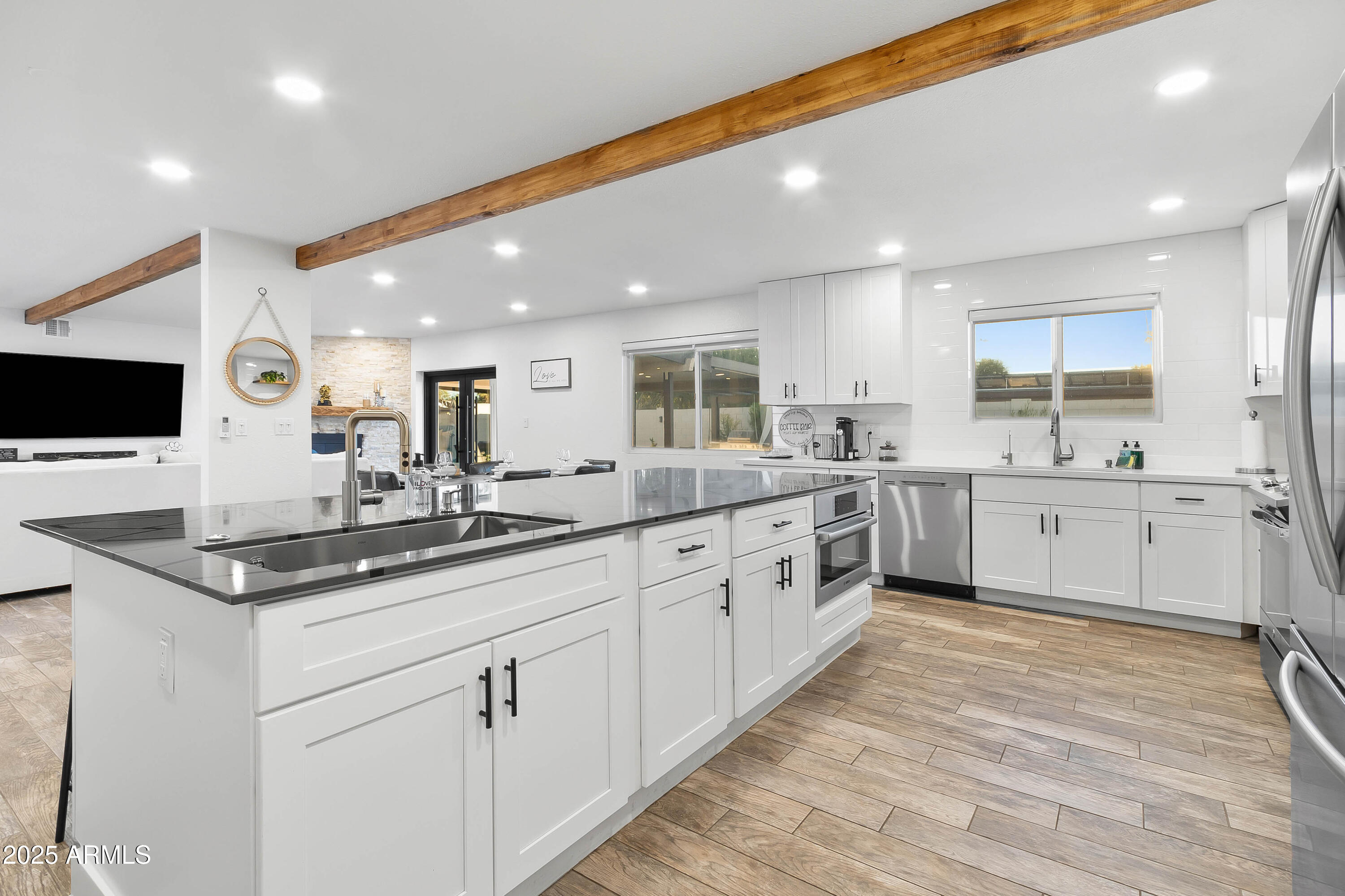 3615 East Charter Oak Road Phoenix, AZ 85032 - Photo 8 of 29 IMG_1402