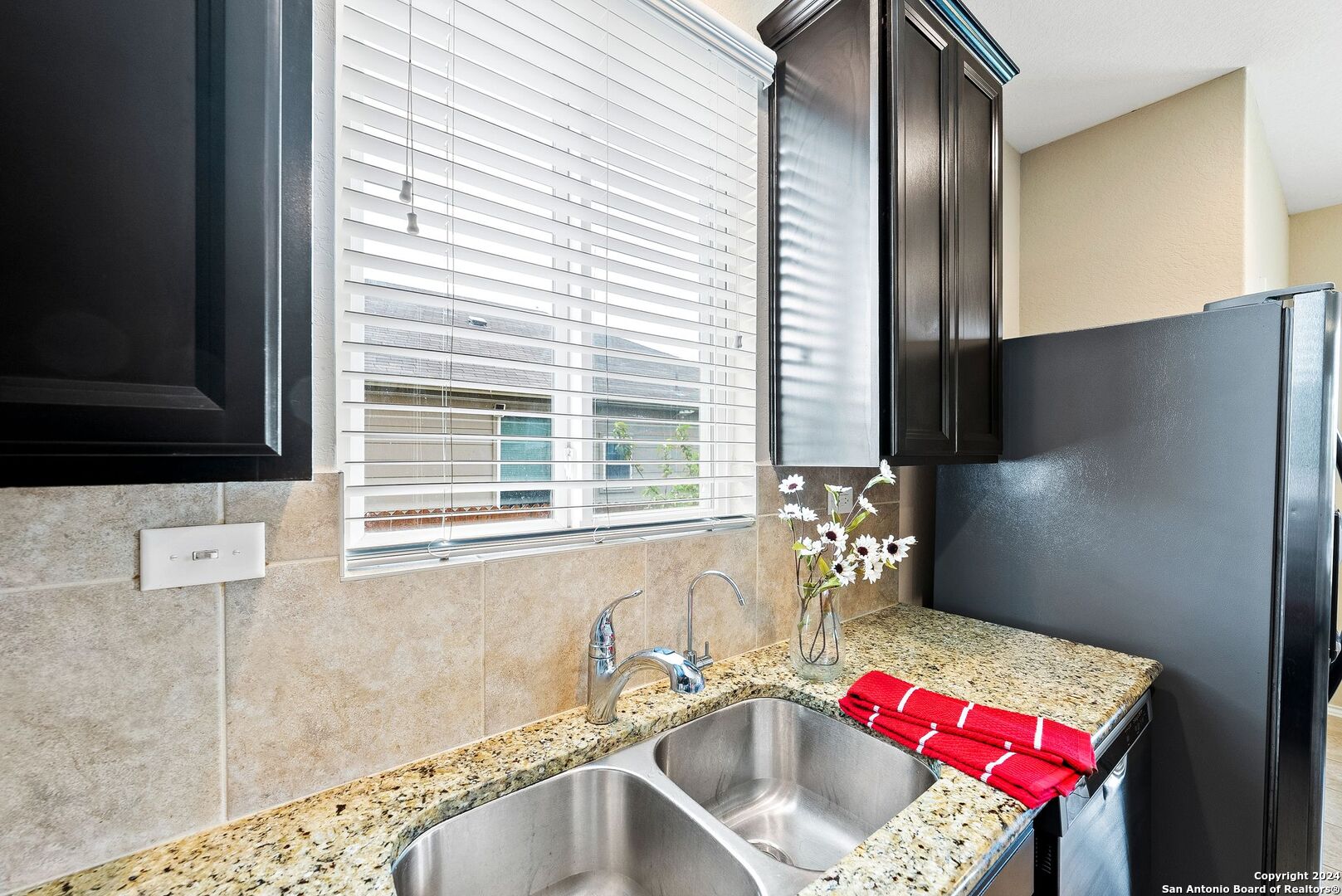 9779 Harbor Mist Lane Converse, TX 78109 - Photo 8 of 38