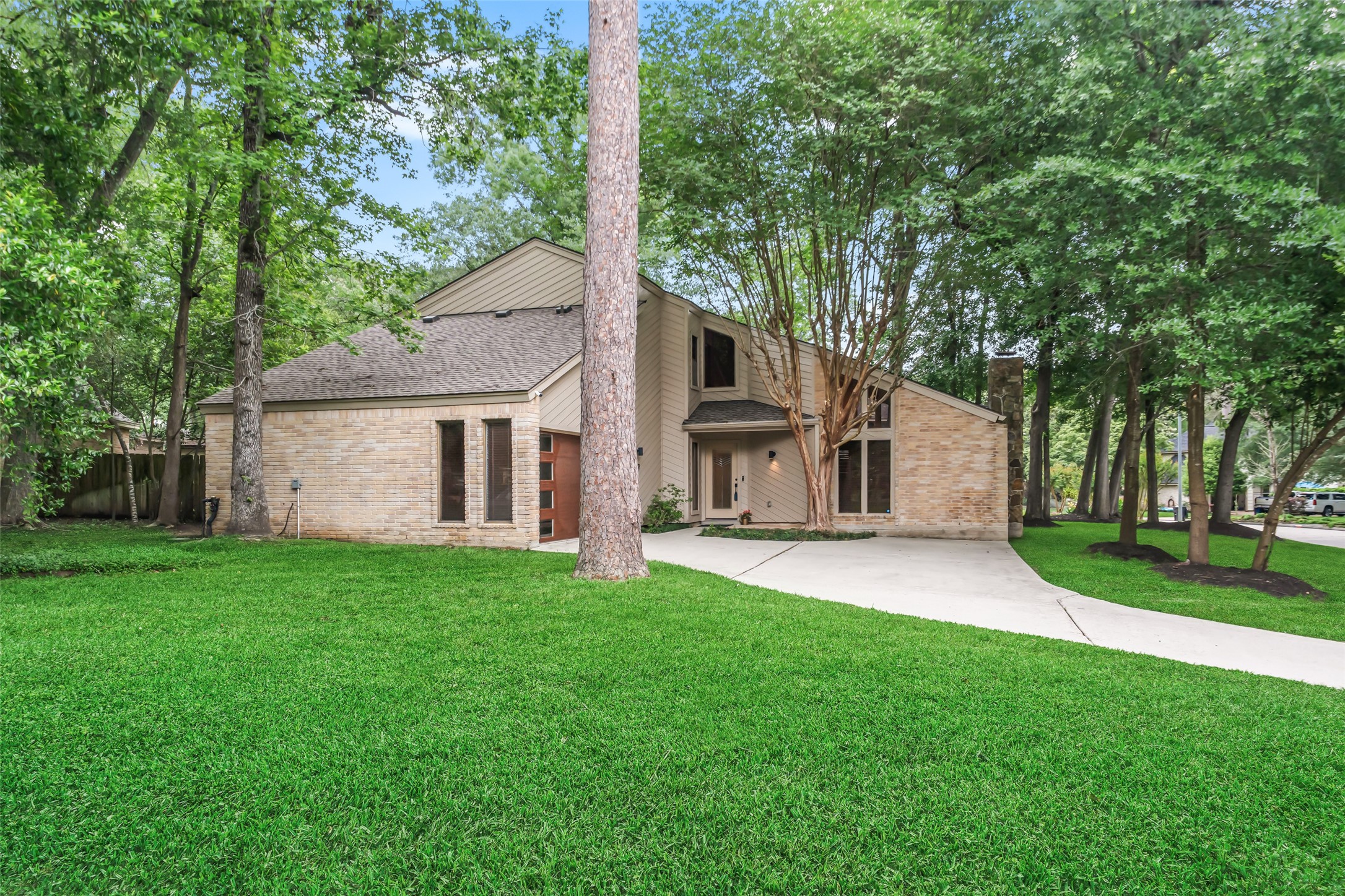 3402 Wildwood Ridge Court Houston, TX 77339 - Photo 2 of 37