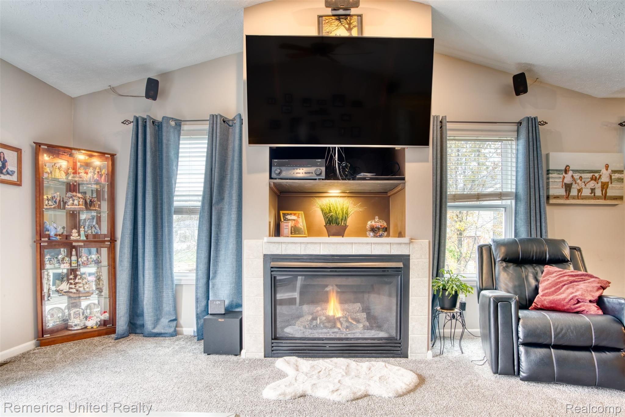 2686 Golf Club Road Howell, MI 48843 - Photo 16 of 78 2686GolfClubRd_GreatRoomGasFireplace_B2Media_Webb Realty Pros