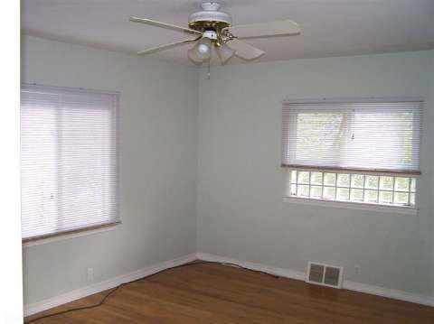 4106 East Pierson Road Flint, MI 48506 - Photo 12 of 21 20375214-11.JPG