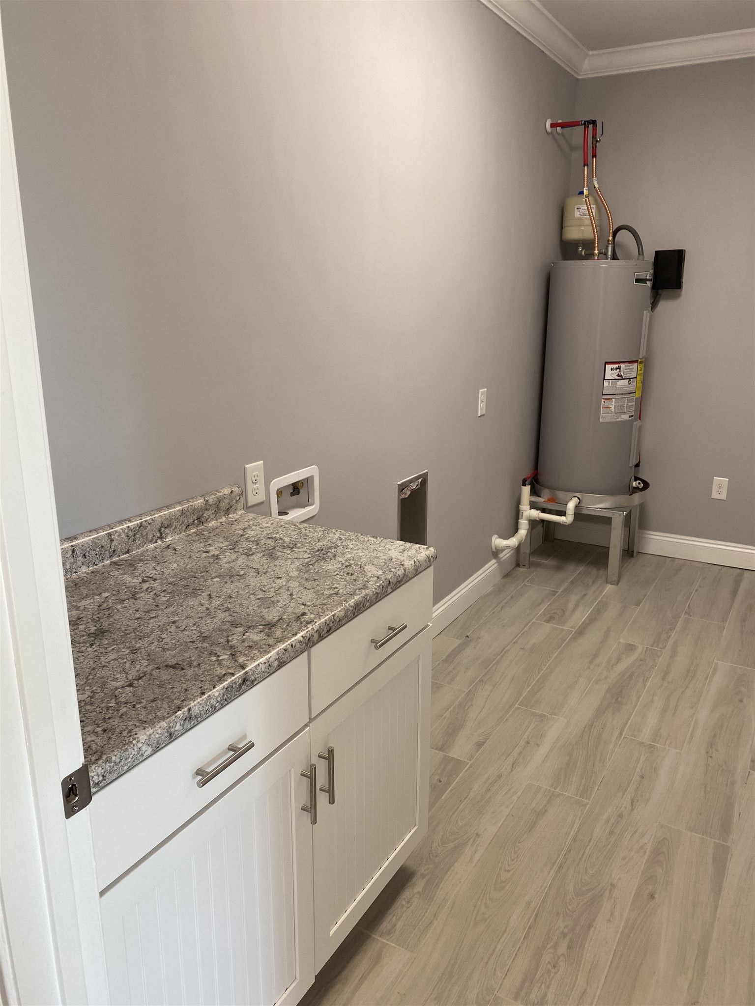8160 Carmel Circle Foley, AL 36535 - Photo 10 of 11 Laundry/cabinets