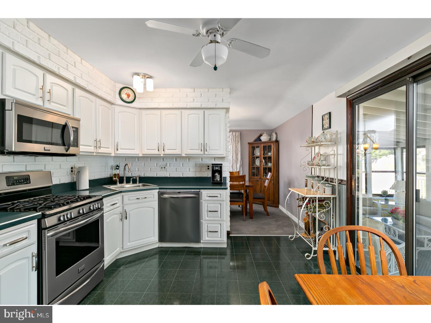 804 North Forklanding Road Maple Shade, NJ 08052 - Photo 10 of 25 Kitchen