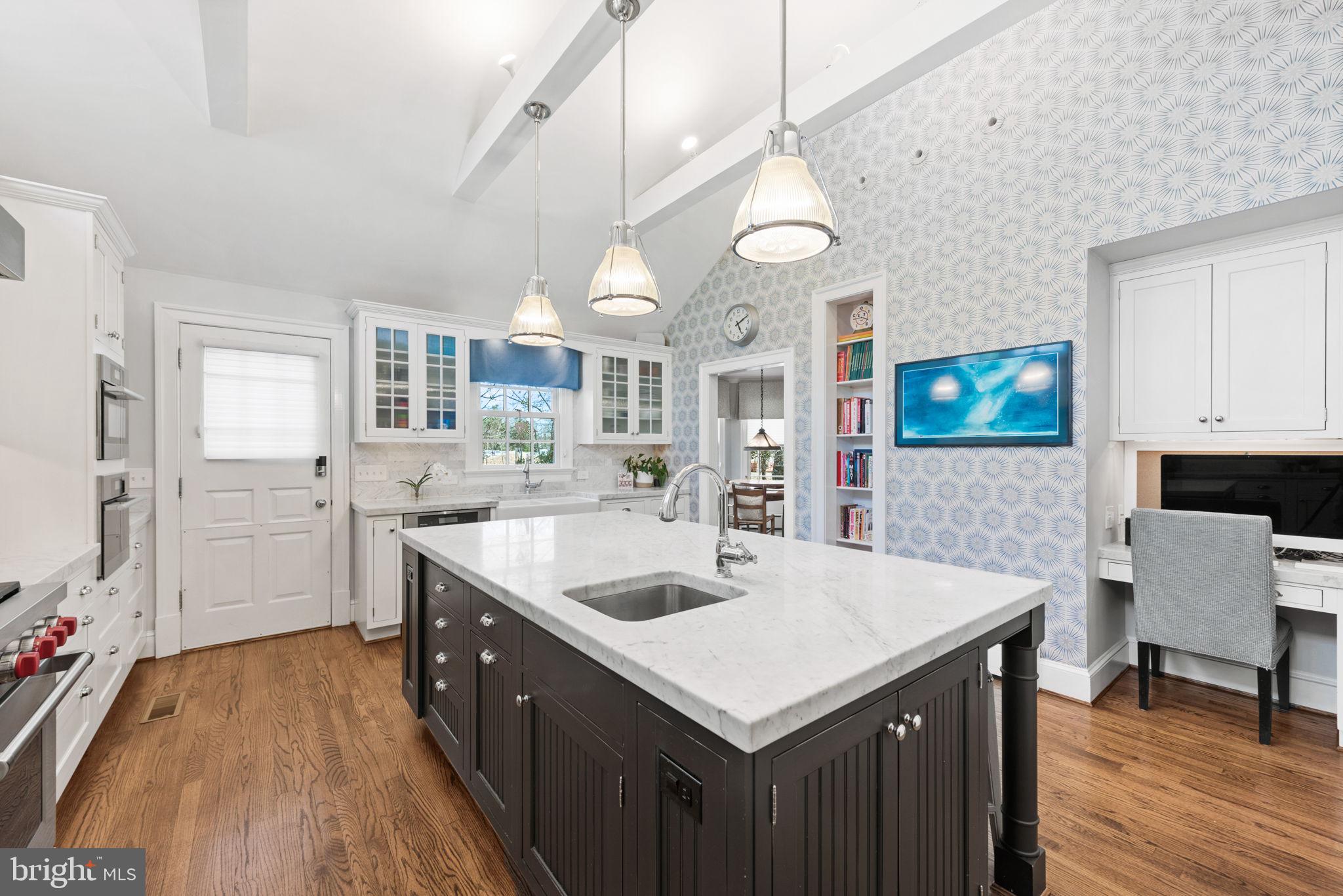 3908 Seminary Road Alexandria, VA 22304 - Photo 5 of 28