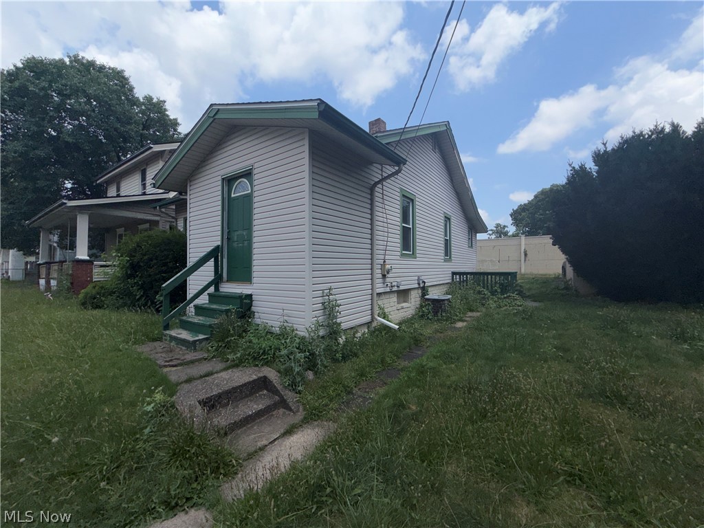 818 Halter Court Northwest Canton, OH 44708 - Photo 3 of 7