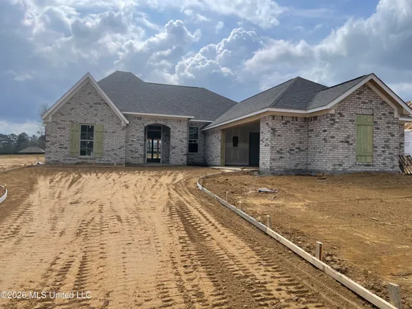 $307,200 | 543 Patrick Farms Drive, Pearl, MS 39208