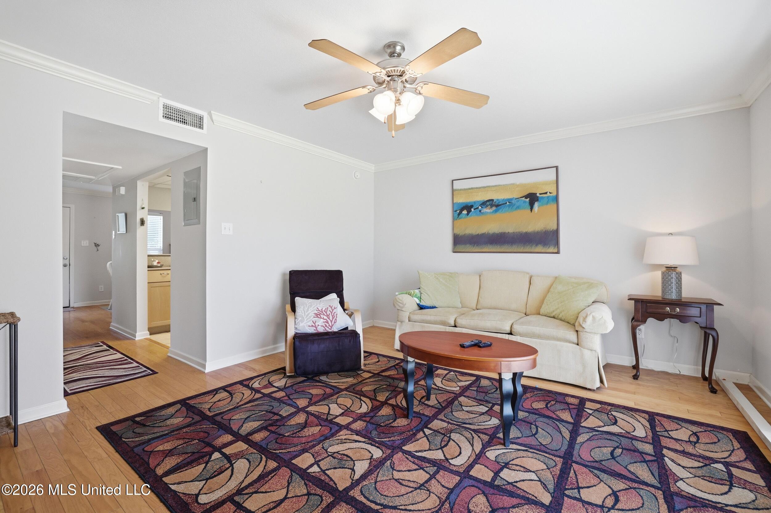 3230 Cumberland Road, Unit 41 Ocean Springs, MS 39564 - Photo 15 of 43 LIVING WITH HALLWAY TO KITCHEN