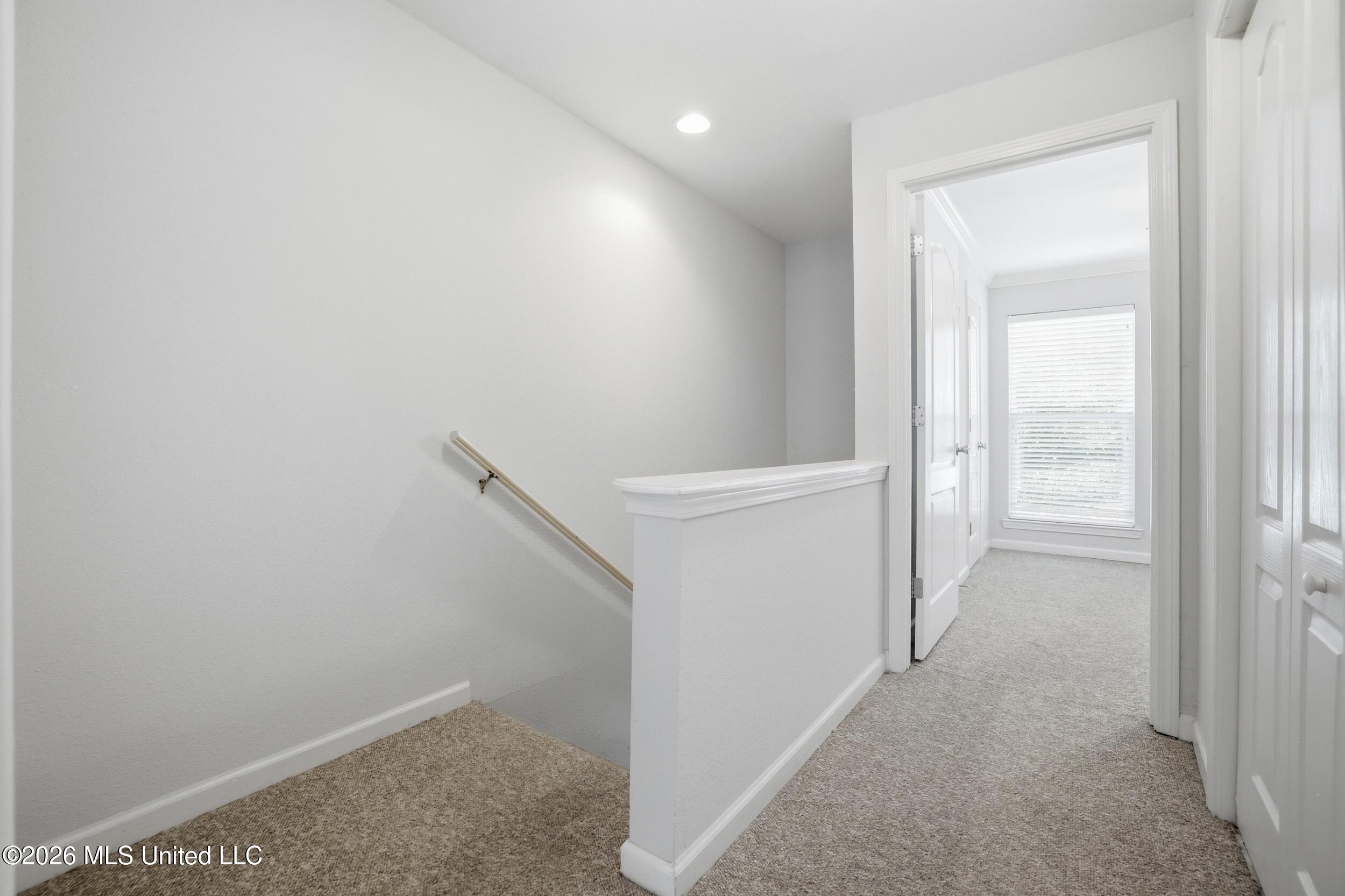 3230 Cumberland Road, Unit 41 Ocean Springs, MS 39564 - Photo 21 of 43 HALLWAY BETWEEN BEDROOMS