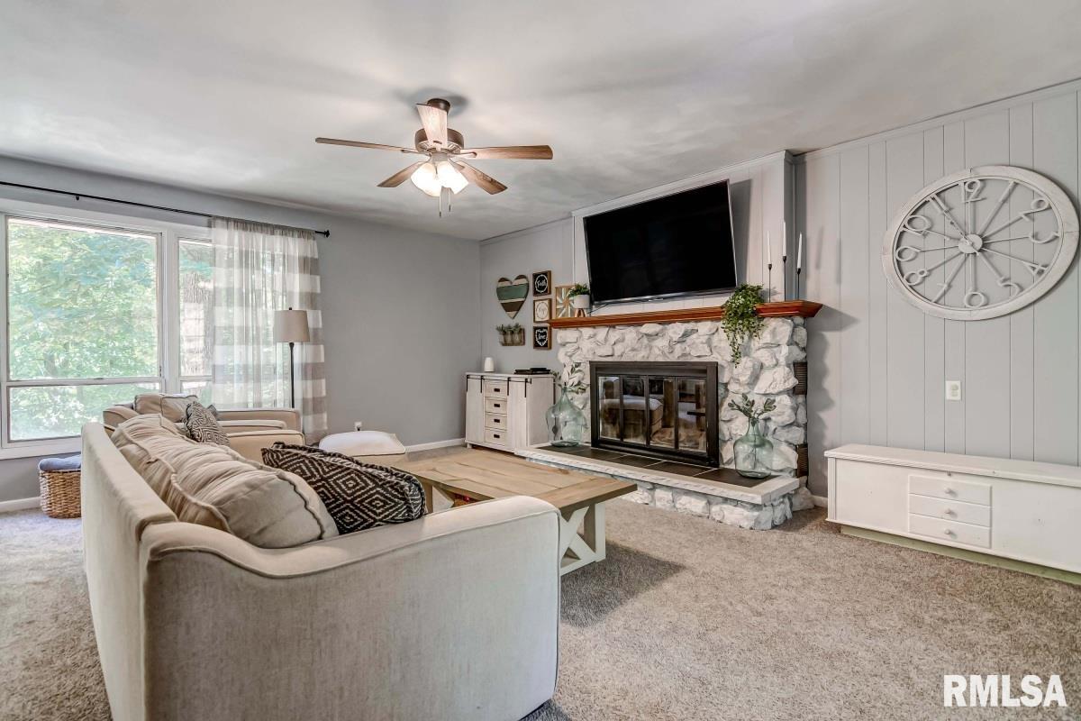 19389 Hunt Road Petersburg, IL 62675 - Photo 4 of 43 Gallery Image 4