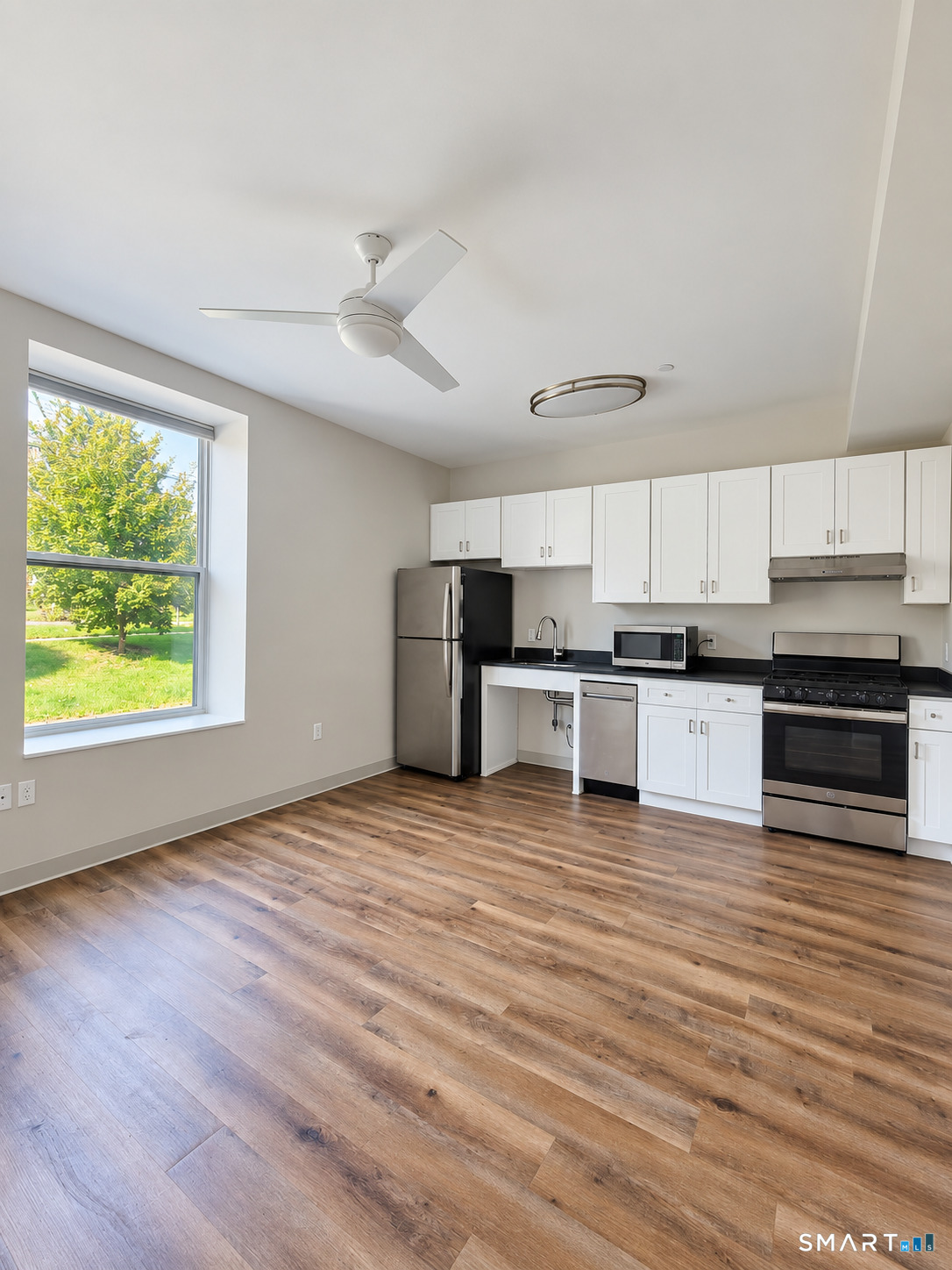 170 Ridge Road, Unit 202 Wethersfield, CT 06109 - Photo 4 of 16 Gallery Image 4