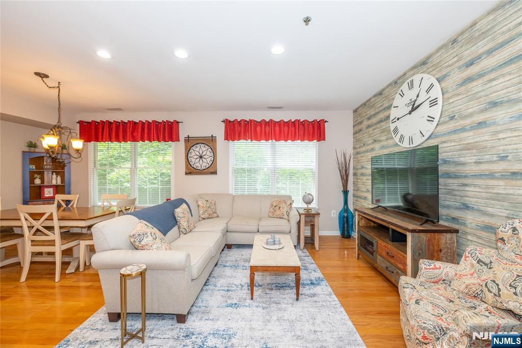 30-08 Federal Hill Road, Unit 8 Pompton Lakes, NJ 07442 - Photo 9 of 34