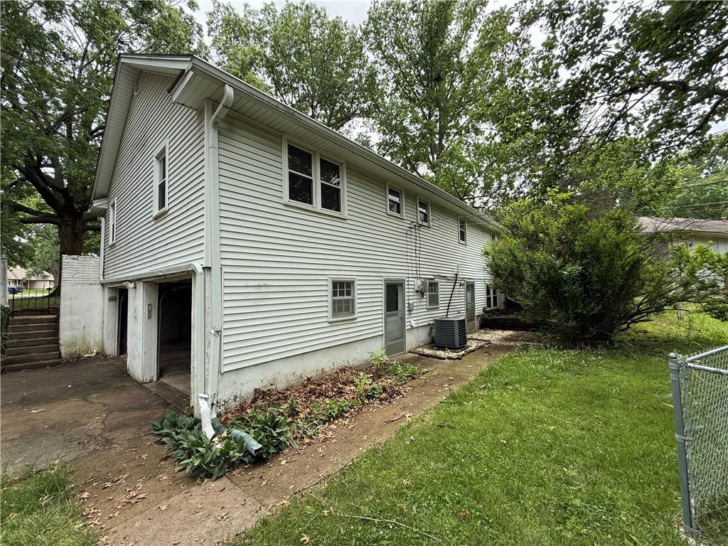 5008 Spring Street Kansas City, MO 64133 - Photo 35 of 36