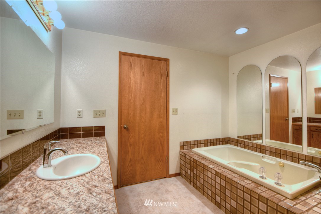 6246 Libby Road Northeast Olympia, WA 98506 - Photo 13 of 25 Gallery Image 13