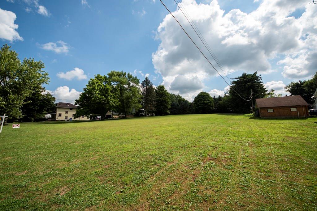 311 1/2 Country Club Road Butler, PA 16002 - Photo 2 of 12