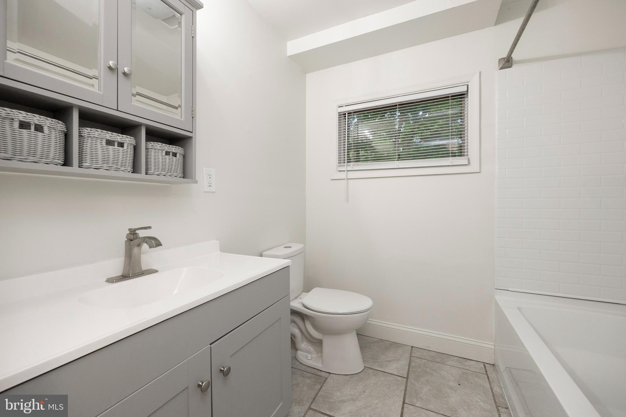 10 Indian Head Road Collegeville, PA 19426 - Photo 31 of 52 Main house bathroom