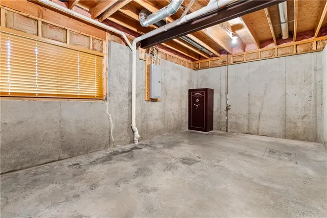 $400,000 | 2413 Northeast Old Paint Road, Lee's Summit, MO 64086