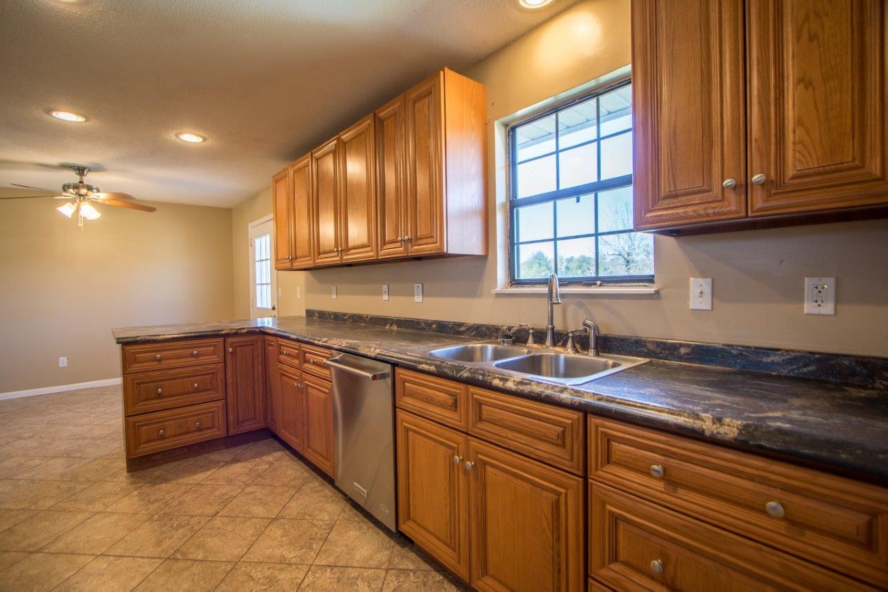 1188 North Beaumont Road Ringgold, GA 30736 - Photo 5 of 32 1188 N Beaumont-10