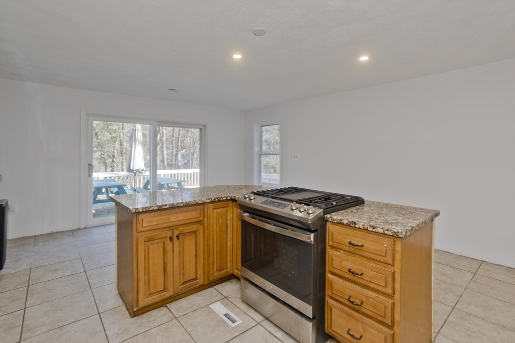 44 Connolly Road Billerica, MA 01821 - Photo 14 of 39