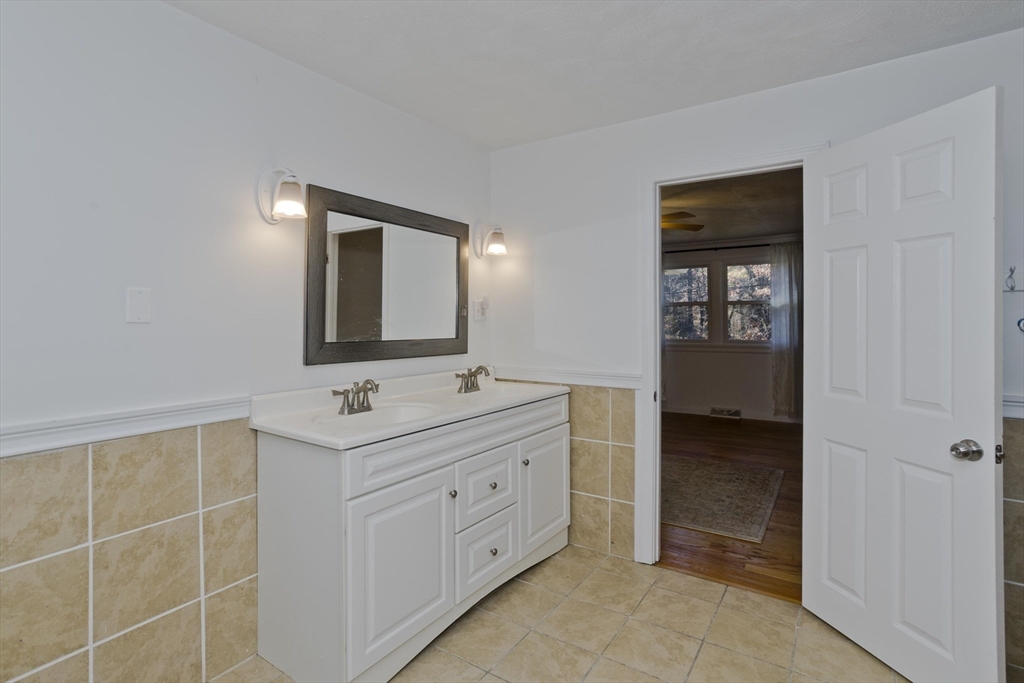 44 Connolly Road Billerica, MA 01821 - Photo 25 of 39