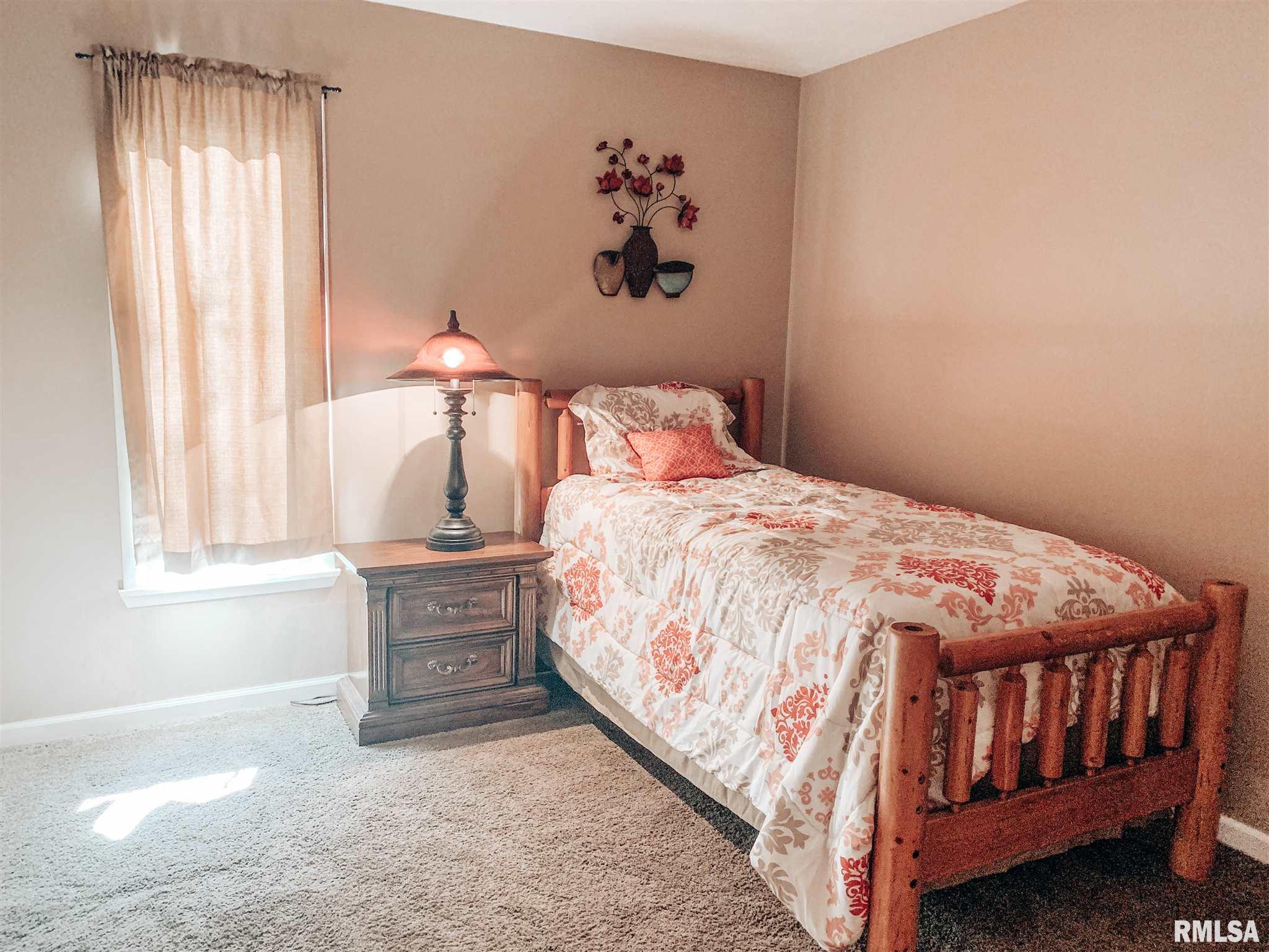 28 Country Place Springfield, IL 62703 - Photo 19 of 29