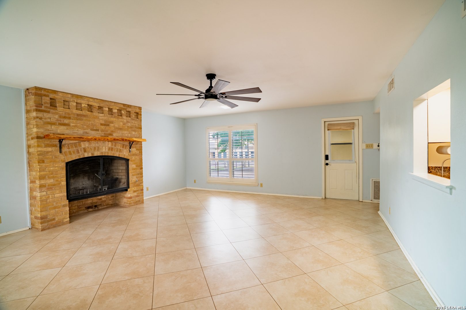 208 Front Street Comfort, TX 78013 - Photo 9 of 33