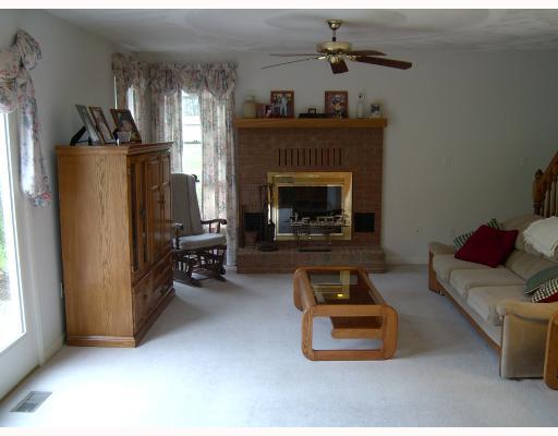 543 Parker Road Sarver, PA 16055 - Photo 5 of 8 Den/Family/Great Room.