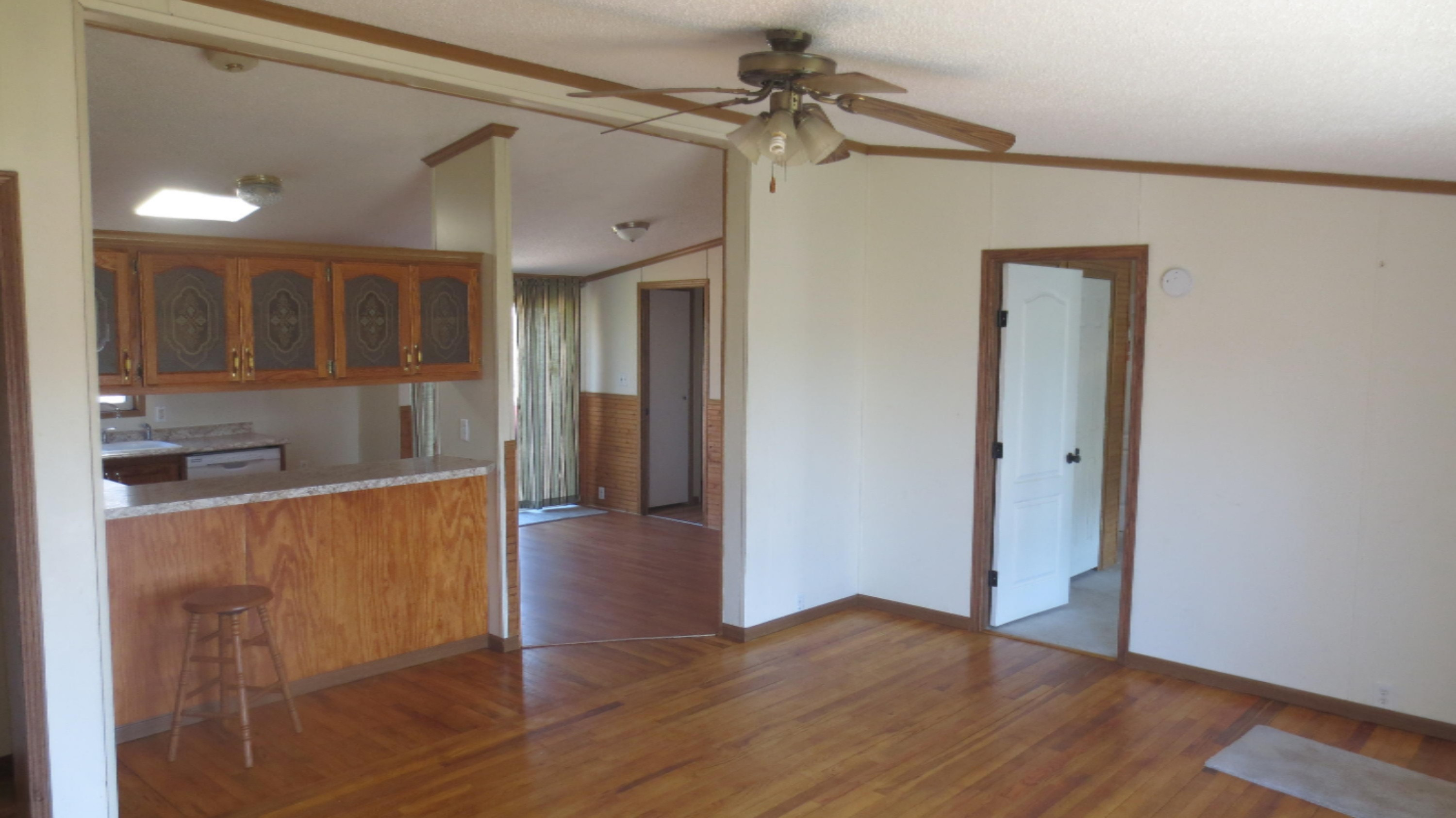 977 Dean Road Quincy, MI 49082 - Photo 9 of 31 IMG_2874