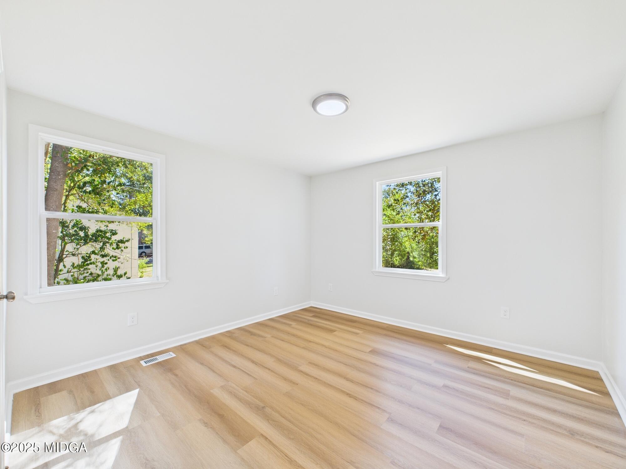 2471 Old Holton Road Macon, GA 31204 - Photo 18 of 34 an empty room with a window