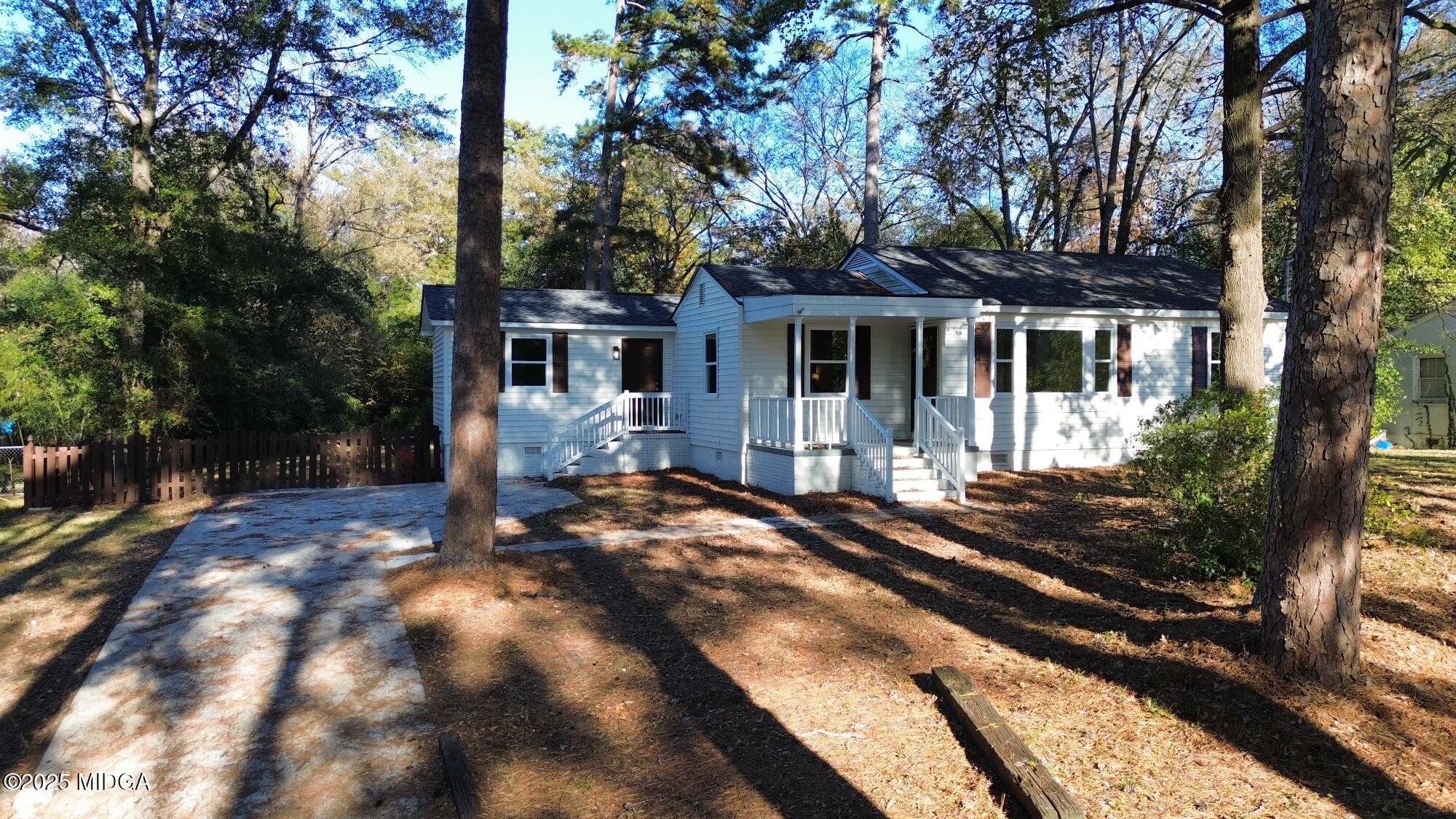 2471 Old Holton Road Macon, GA 31204 - Photo 2 of 34 a view of a yard in front of house