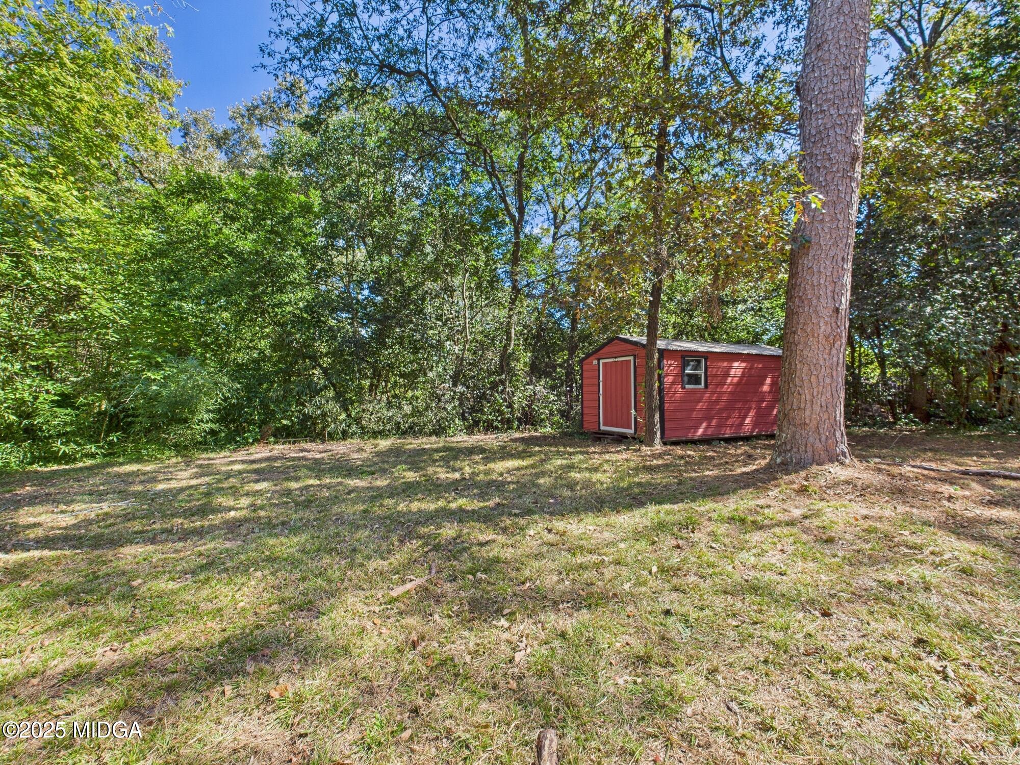 2471 Old Holton Road Macon, GA 31204 - Photo 33 of 34 a fire hydrant in the middle of a field