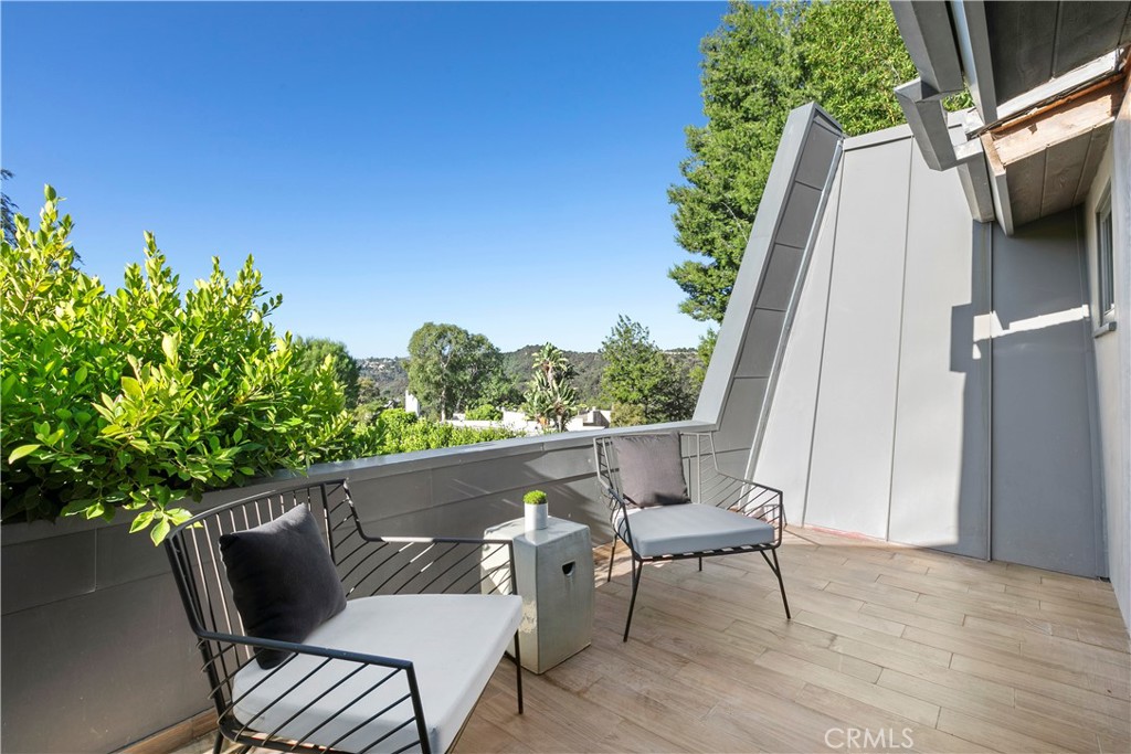 9625 Oak Pass Road Beverly Hills, CA 90210 - Photo 17 of 30