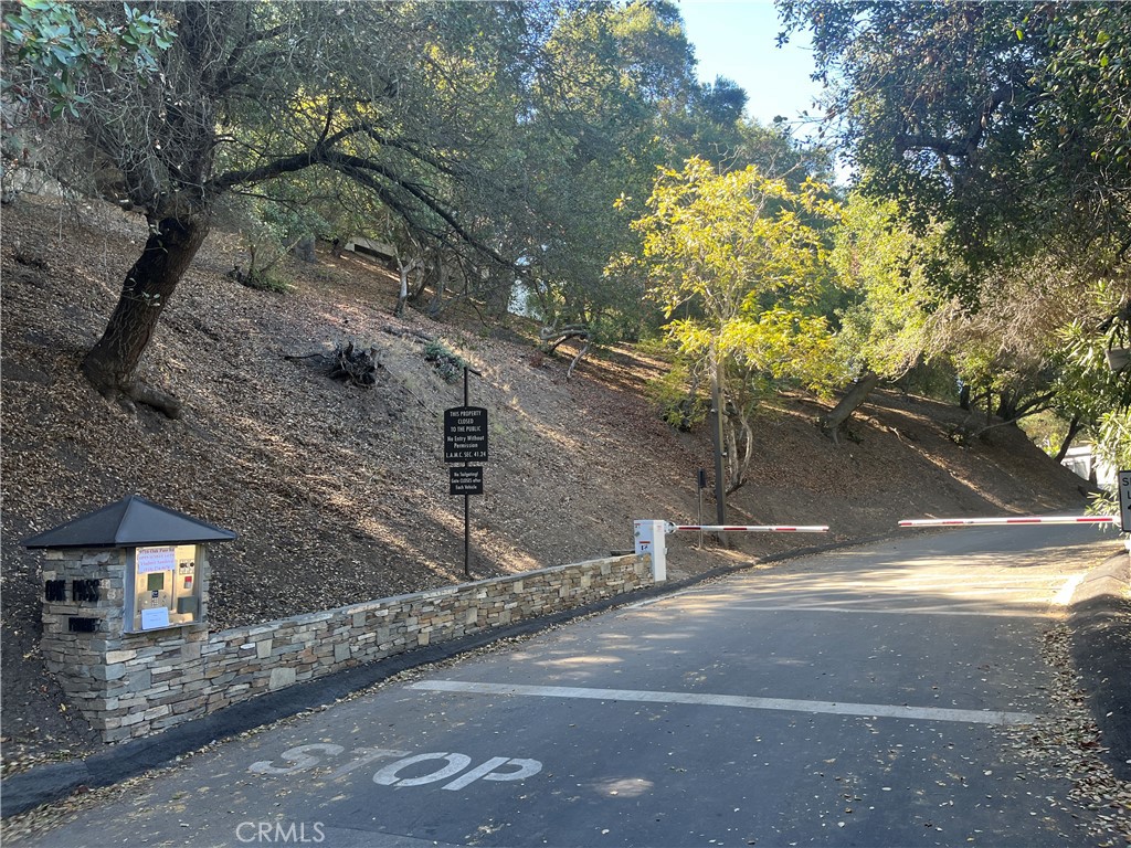 9625 Oak Pass Road Beverly Hills, CA 90210 - Photo 27 of 30