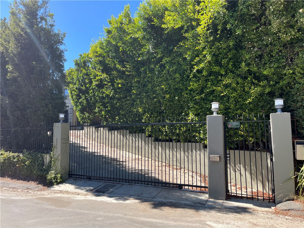 9625 Oak Pass Road Beverly Hills, CA 90210 - Photo 28 of 30