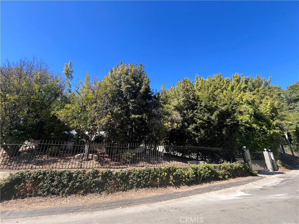9625 Oak Pass Road Beverly Hills, CA 90210 - Photo 29 of 30