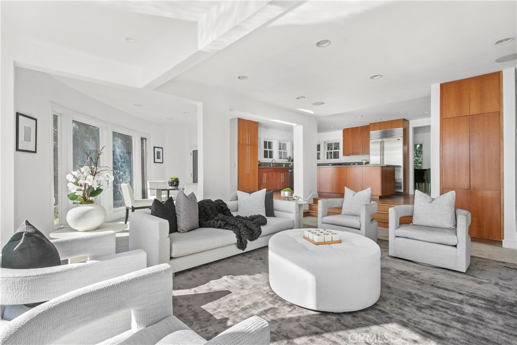 9625 Oak Pass Road Beverly Hills, CA 90210 - Photo 4 of 30