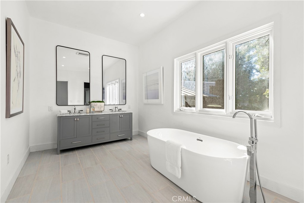 9625 Oak Pass Road Beverly Hills, CA 90210 - Photo 10 of 30