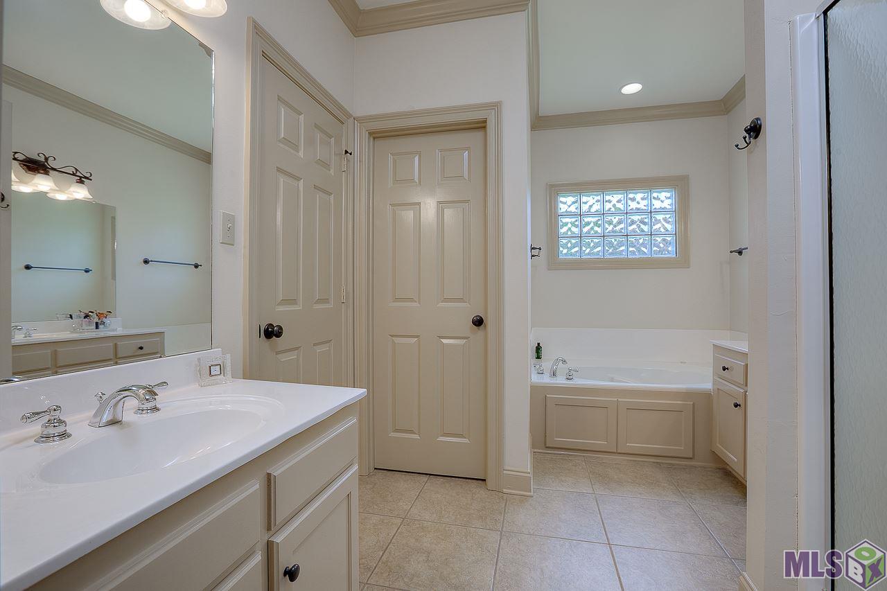 10209 Springtree Avenue Baton Rouge, LA 70810 - Photo 14 of 22 Gallery Image 14