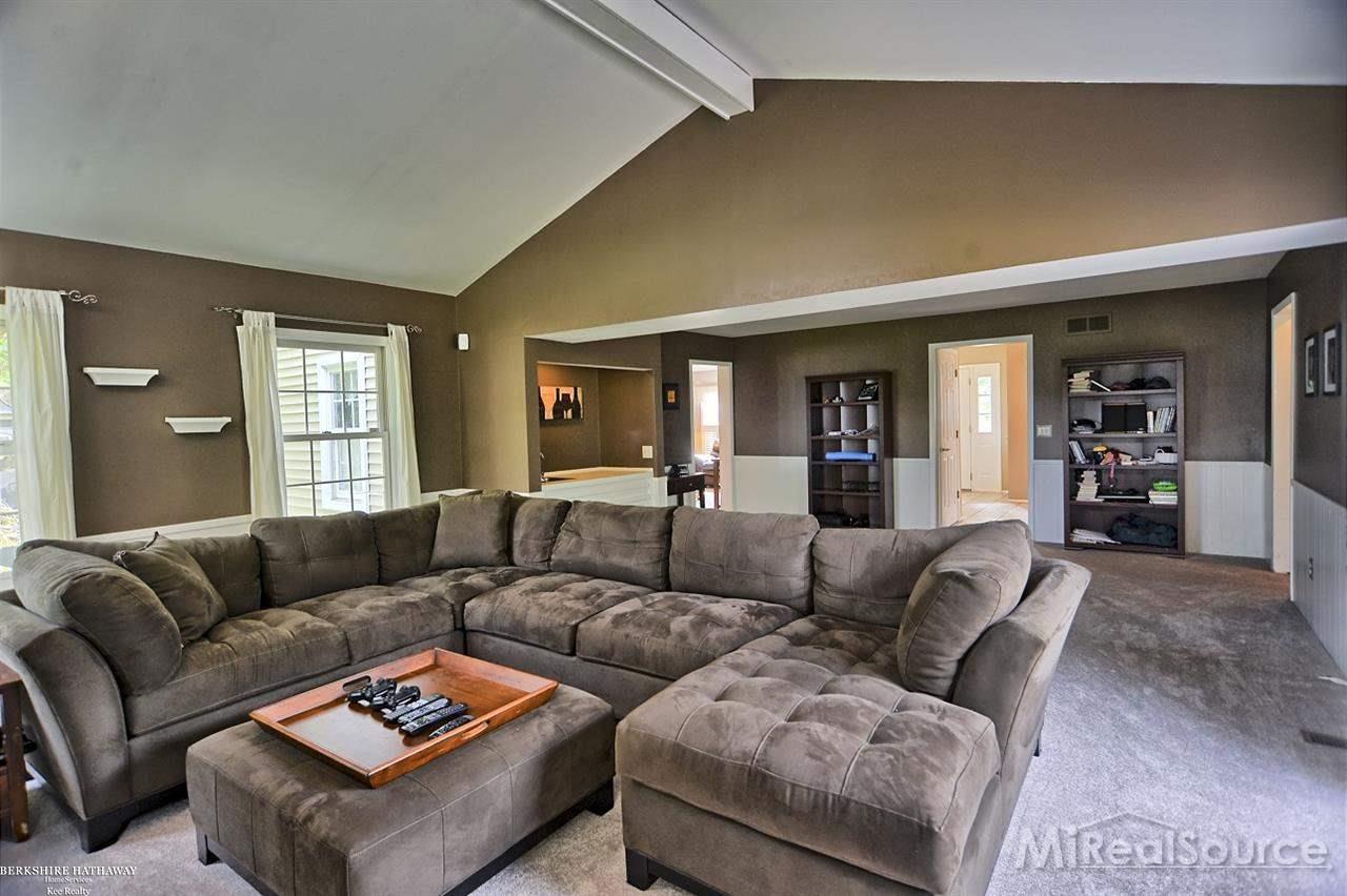 1998 Cedaredge Road Rochester Hills, MI 48306 - Photo 5 of 25
