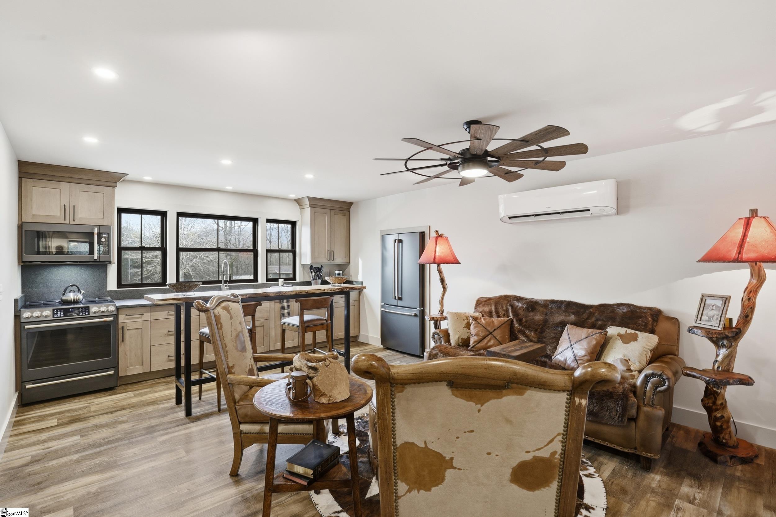 3474 Highway 414 Landrum, SC 29356 - Photo 14 of 34