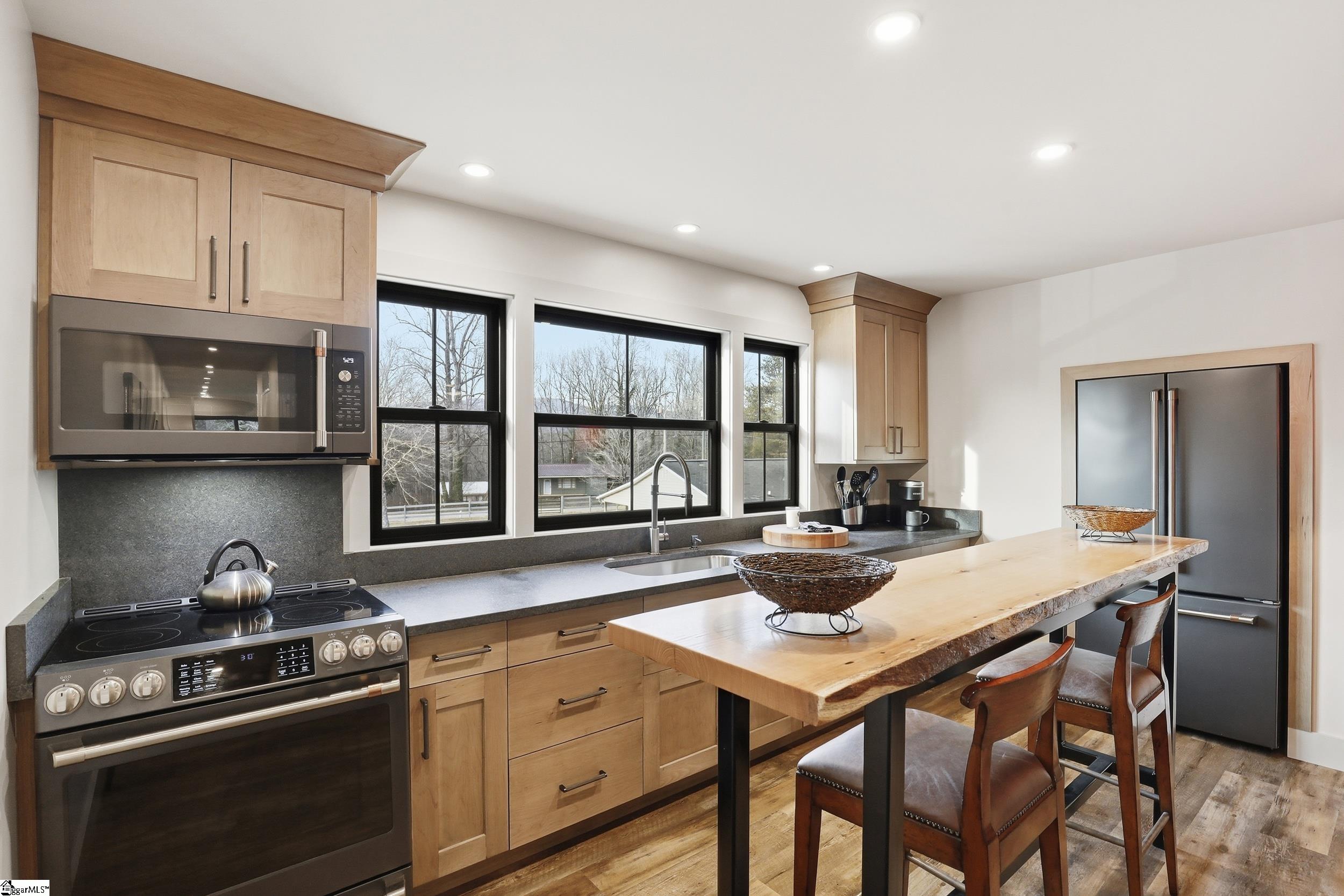 3474 Highway 414 Landrum, SC 29356 - Photo 17 of 34