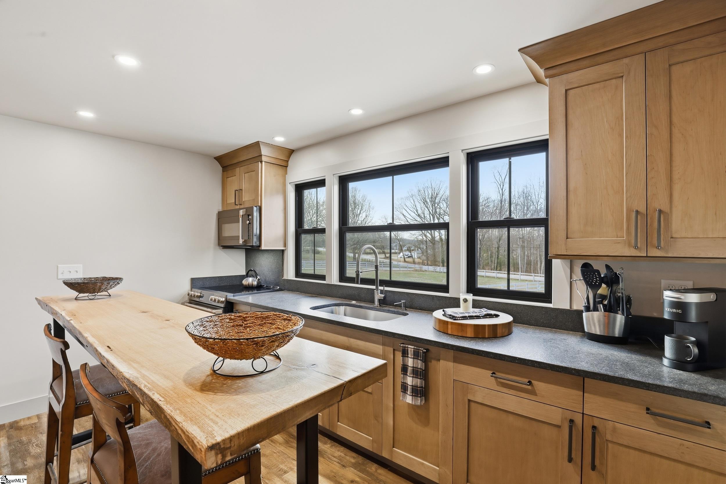 3474 Highway 414 Landrum, SC 29356 - Photo 18 of 34