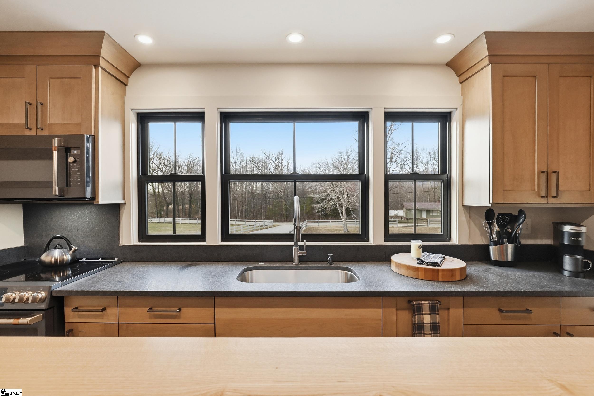 3474 Highway 414 Landrum, SC 29356 - Photo 19 of 34