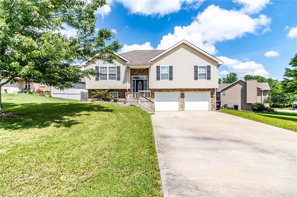 1917 Country Ridge Drive Warrensburg, MO 64093 - Photo 2 of 42