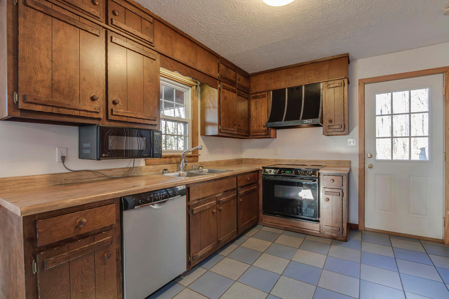 205 Old Calloway Road Kingston, TN 37763 - Photo 11 of 39 11_OldCallowayRoad_205_Kitchen02