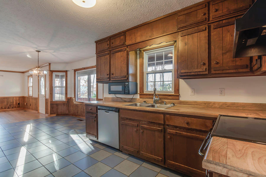 205 Old Calloway Road Kingston, TN 37763 - Photo 13 of 39 13_OldCallowayRoad_205_Kitchen03