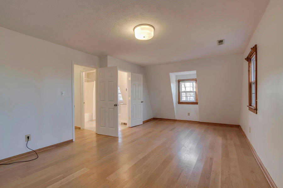 205 Old Calloway Road Kingston, TN 37763 - Photo 23 of 39 23_OldCallowayRoad_205_MasterBedroom02
