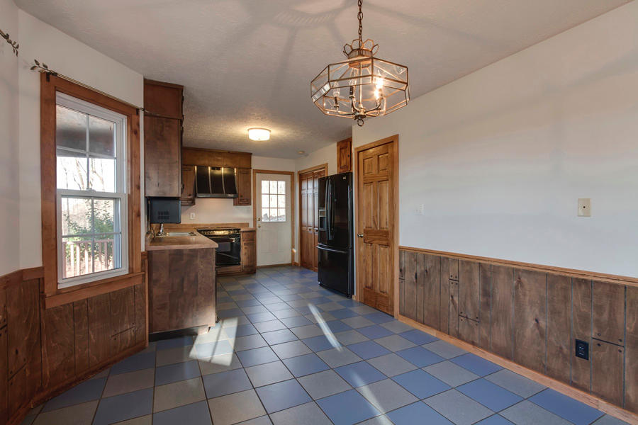 205 Old Calloway Road Kingston, TN 37763 - Photo 10 of 39 10_OldCallowayRoad_205_Kitchen01