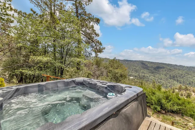 $865,000 | 21395 Highway 243, Idyllwild, CA 92549