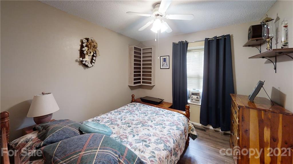 3609 Falling Creek Road Hickory, NC 28601 - Photo 15 of 34 Gallery Image 15
